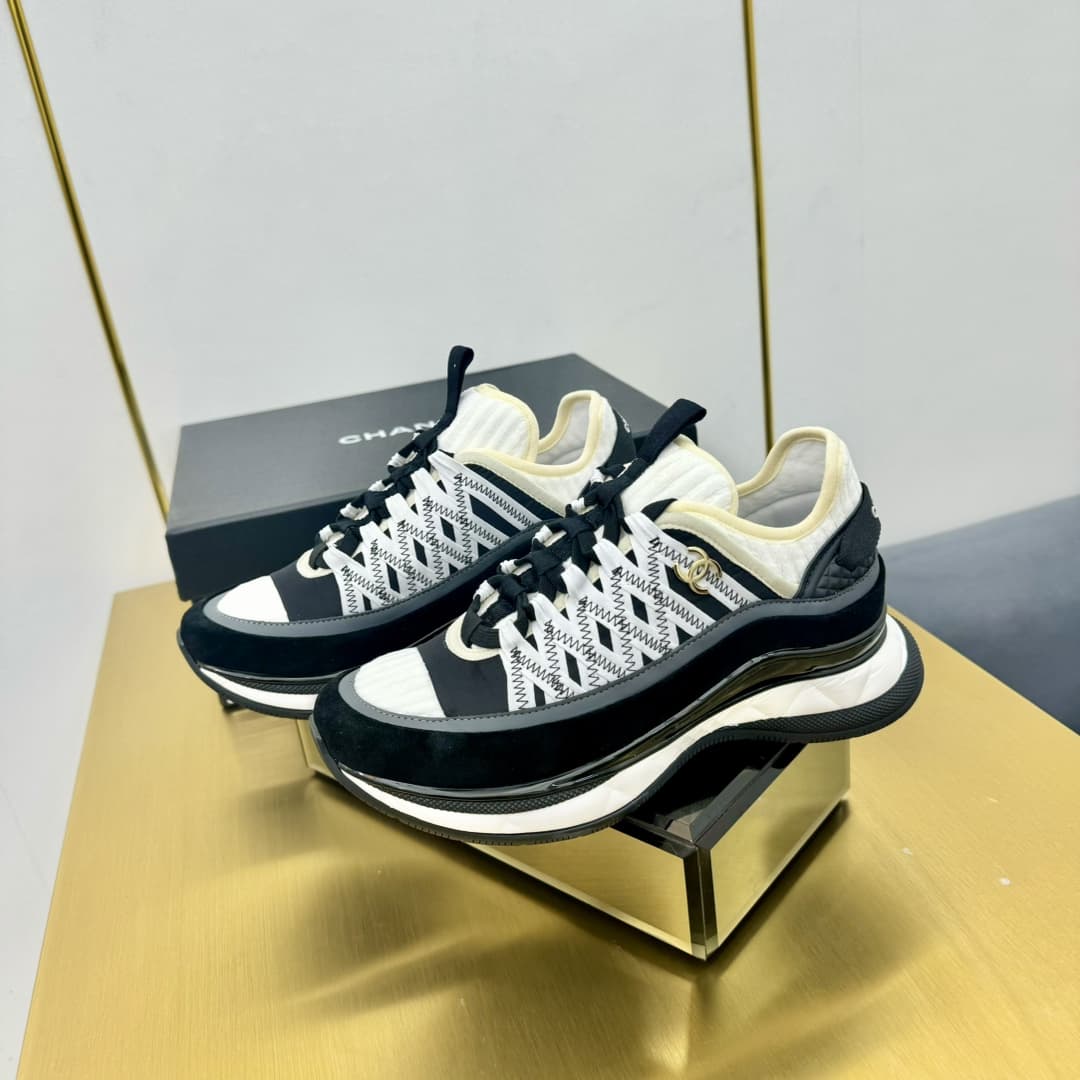 Chanel Men Women Sneaker 