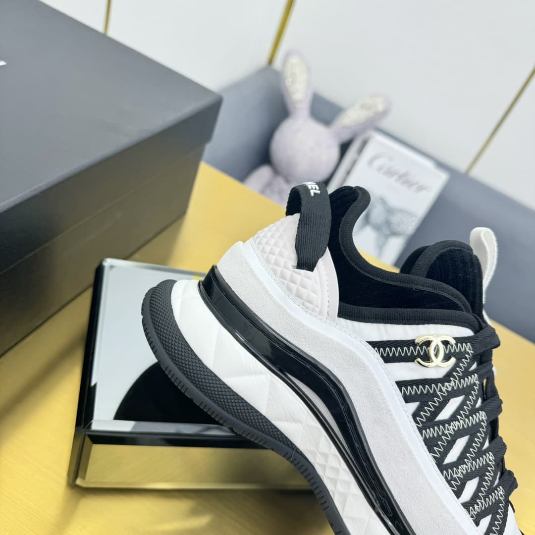 Chanel Men Women Sneaker 