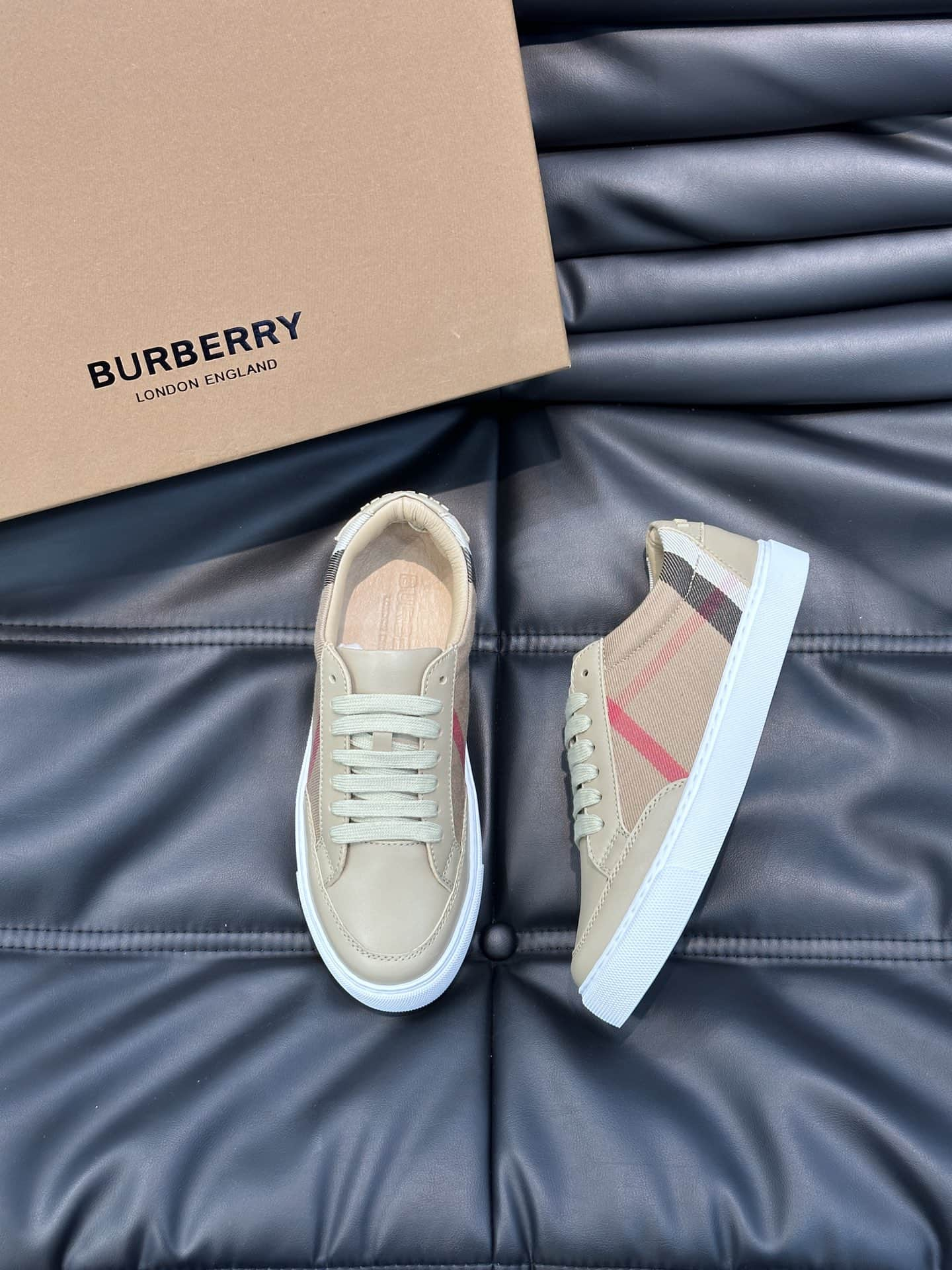 Burberry Men Sneaker