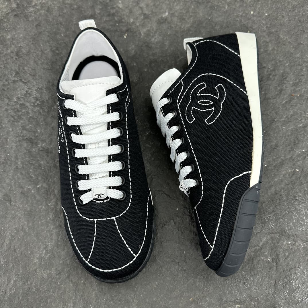 Chanel Men Women Sneaker 