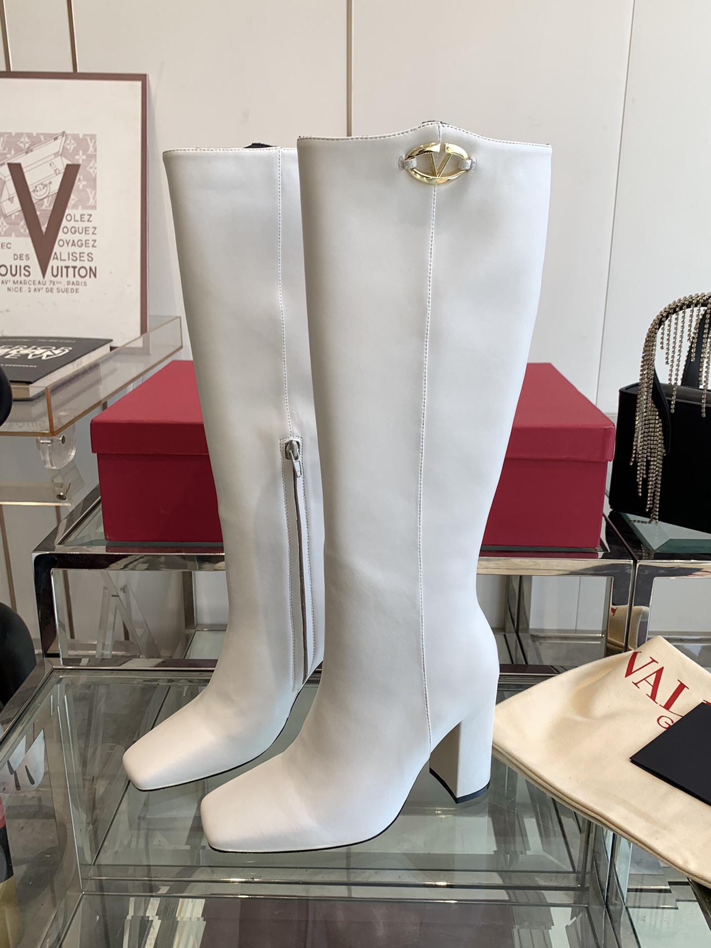 VALENTINO GARAVANI VLOGO Bold 100 leather Knee Boots in White 