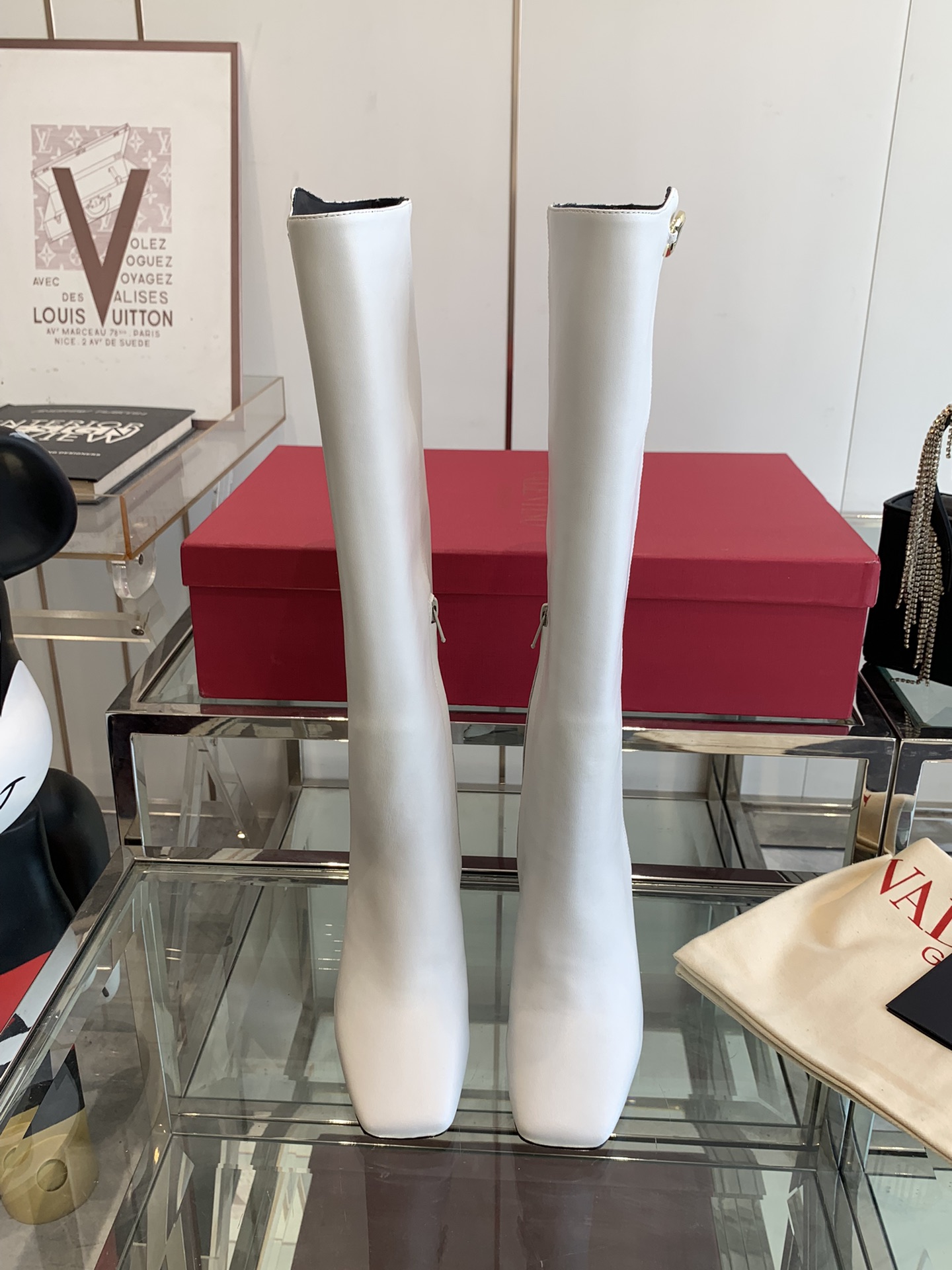 VALENTINO GARAVANI VLOGO Bold 100 leather Knee Boots in White 