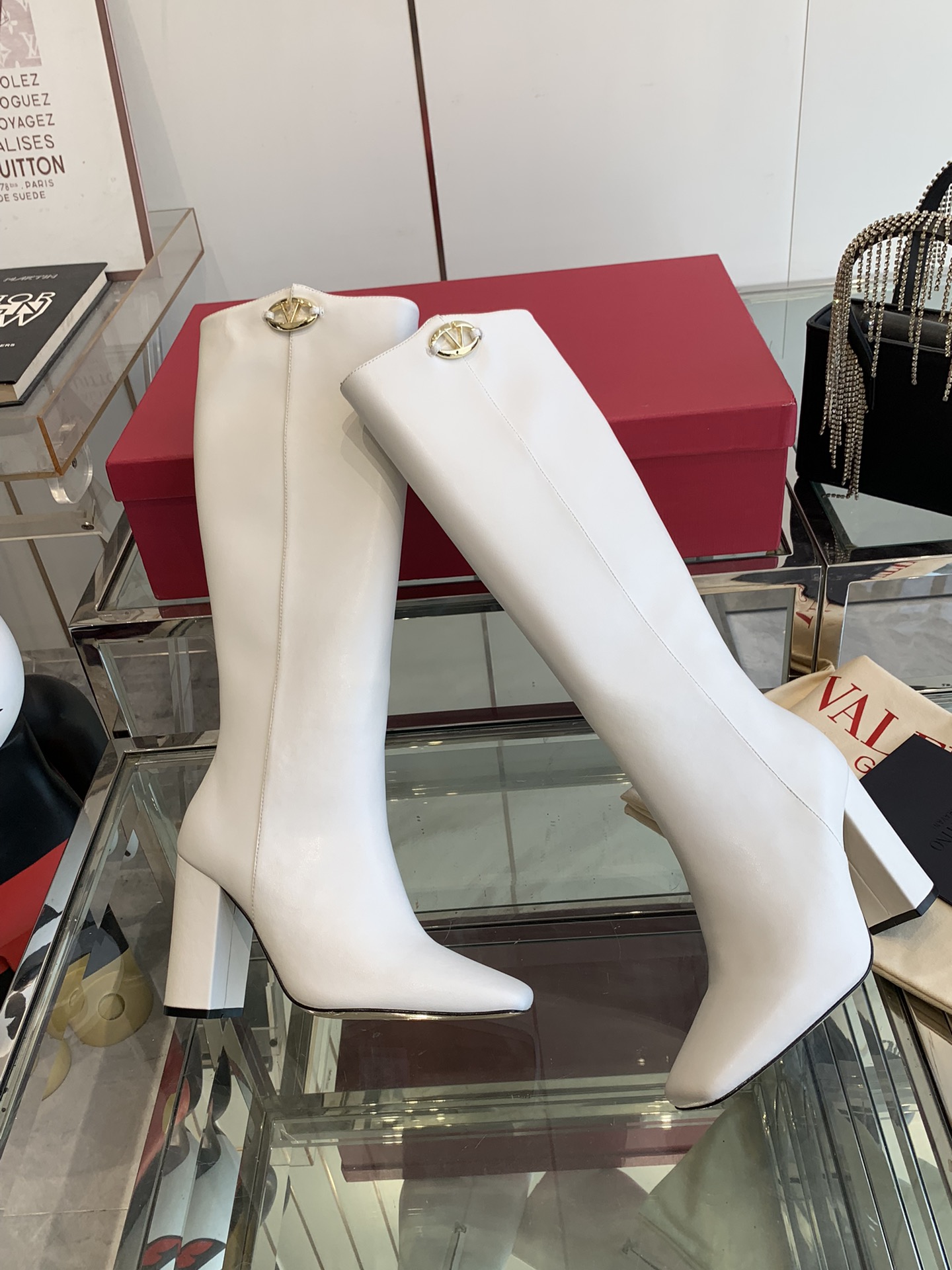 VALENTINO GARAVANI VLOGO Bold 100 leather Knee Boots in White 