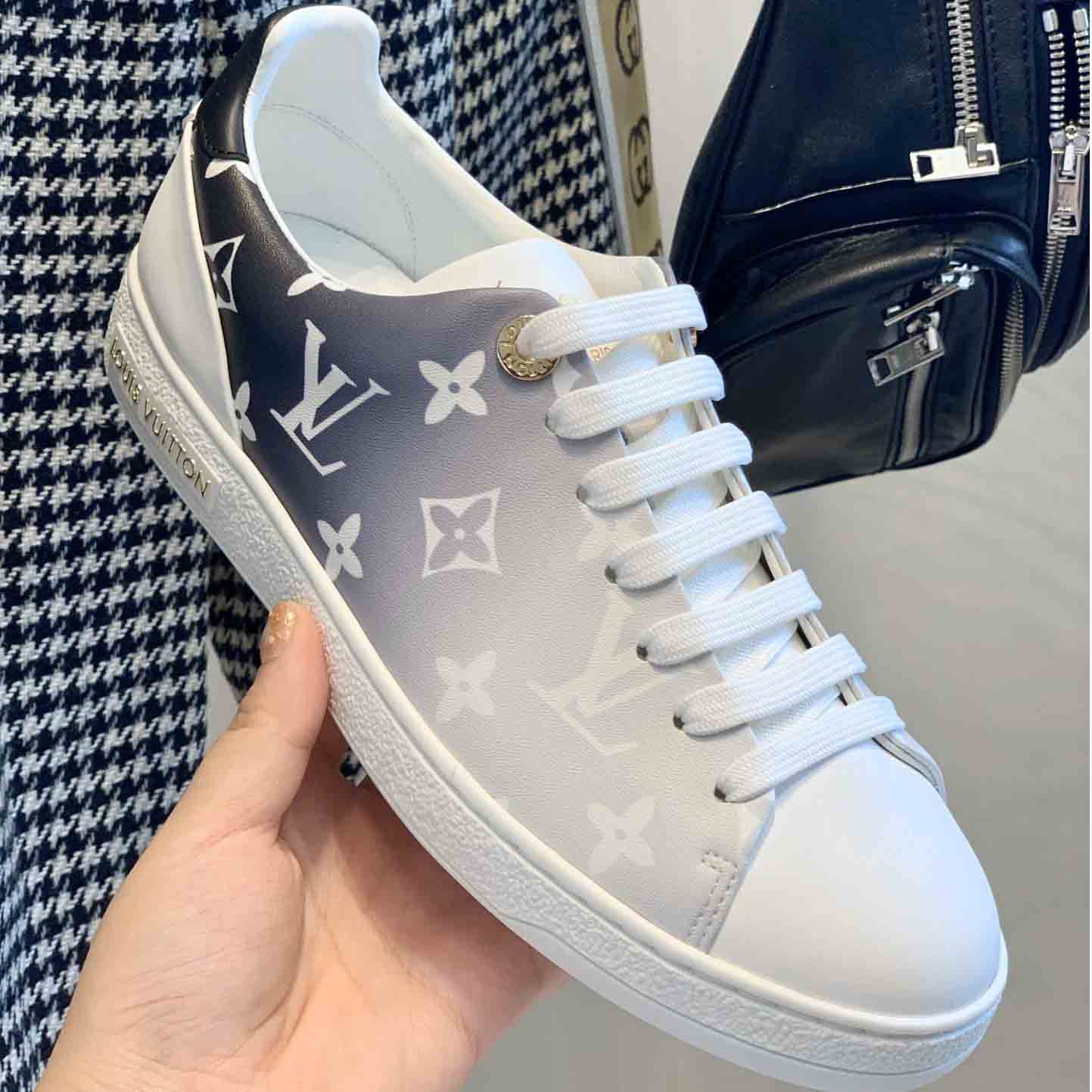 Louis Vuitton Frontrow Sneaker In Black