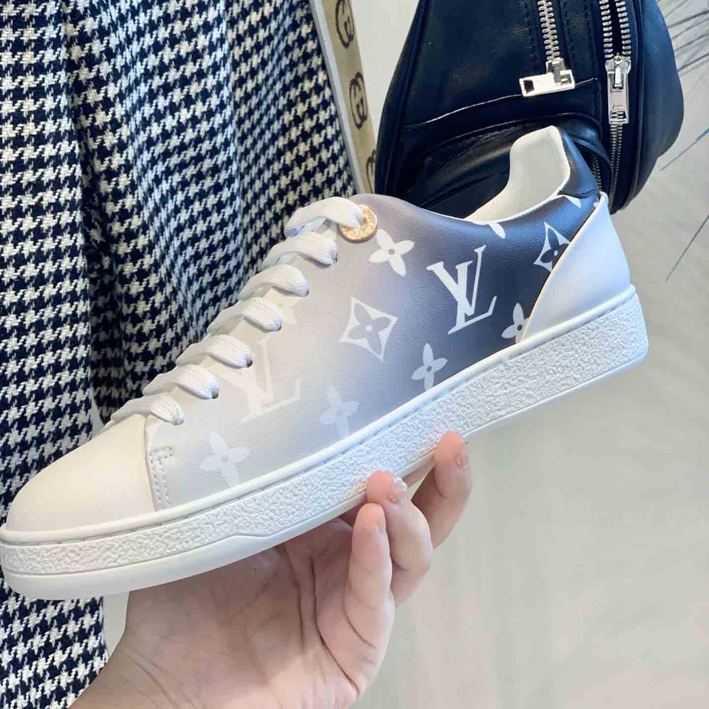 Louis Vuitton Frontrow Sneaker In Black