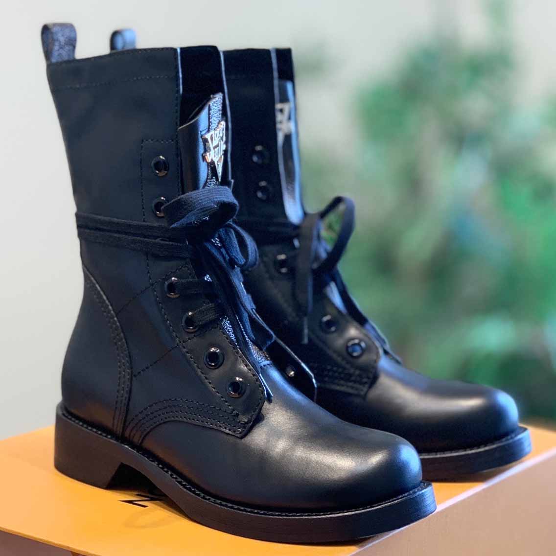 Louis Vuitton Black High boot