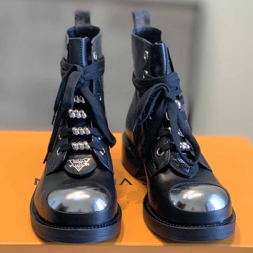 Louis Vuitton Black High boot