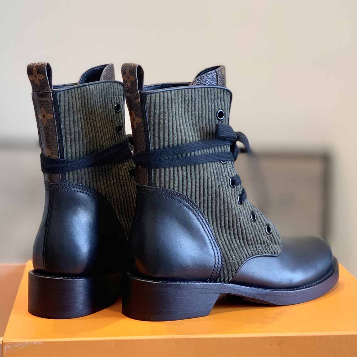 Louis Vuitton Black High boot