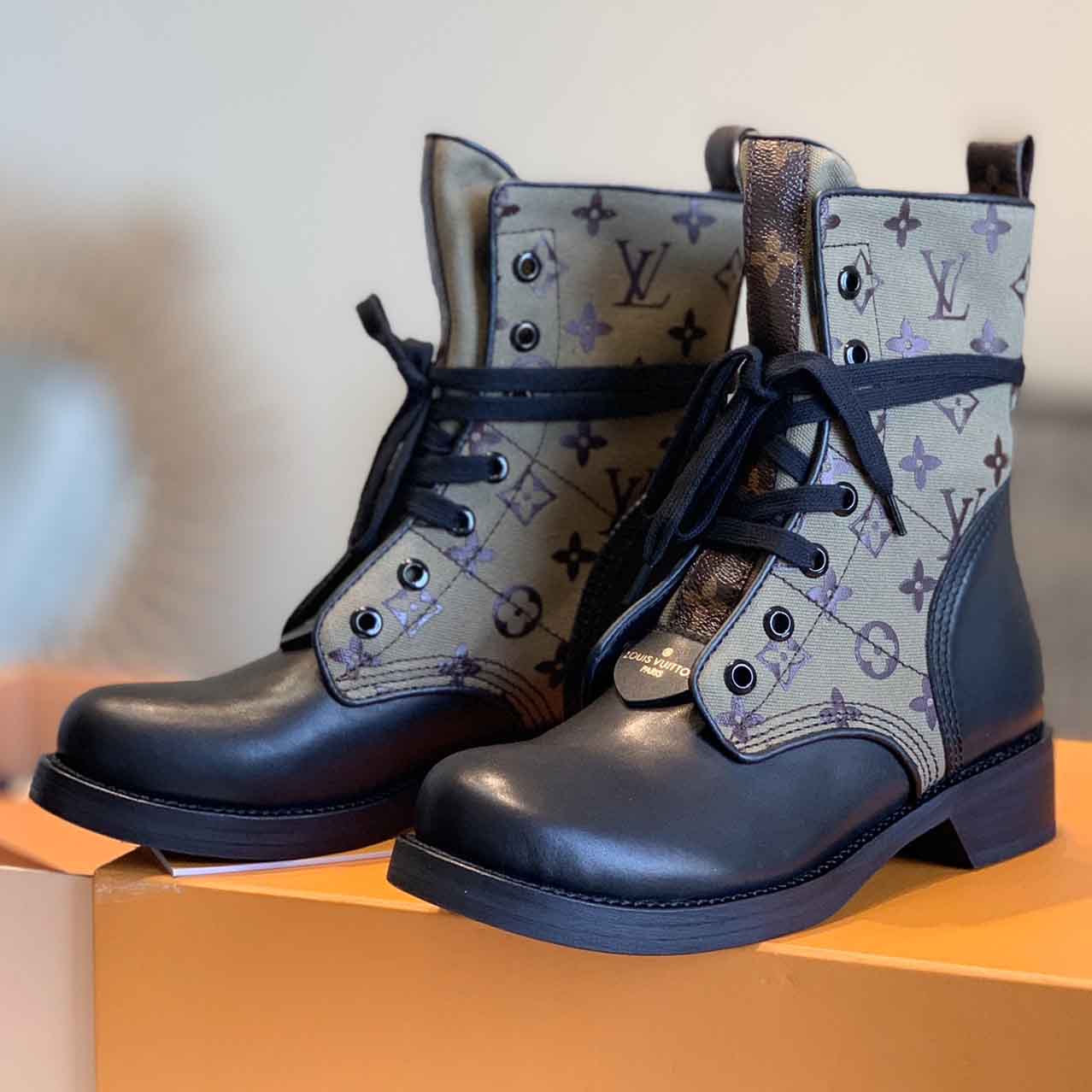 Louis Vuitton Black High boot