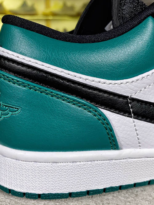 Air Jordan 1 LowMystic Green 553558 113