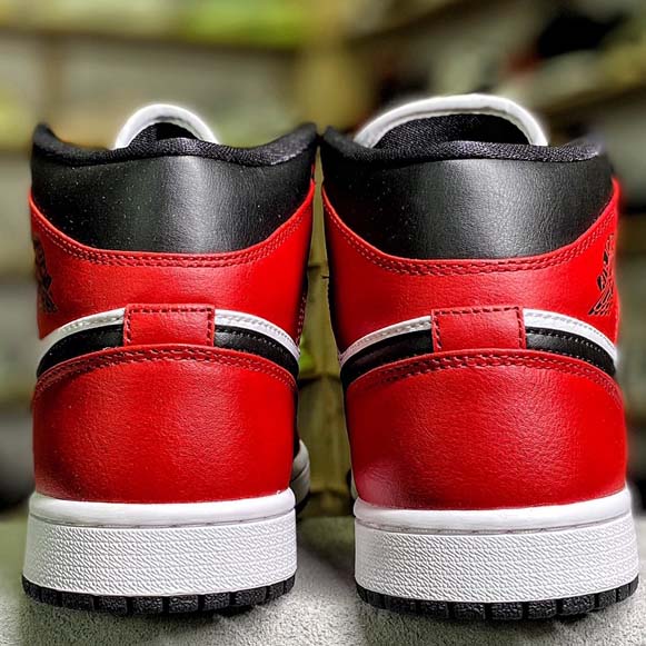 Air Jordan 1 Mid Chicago Black Toe 554724 069