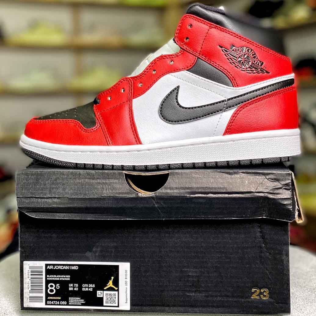 Air Jordan 1 Mid Chicago Black Toe 554724 069