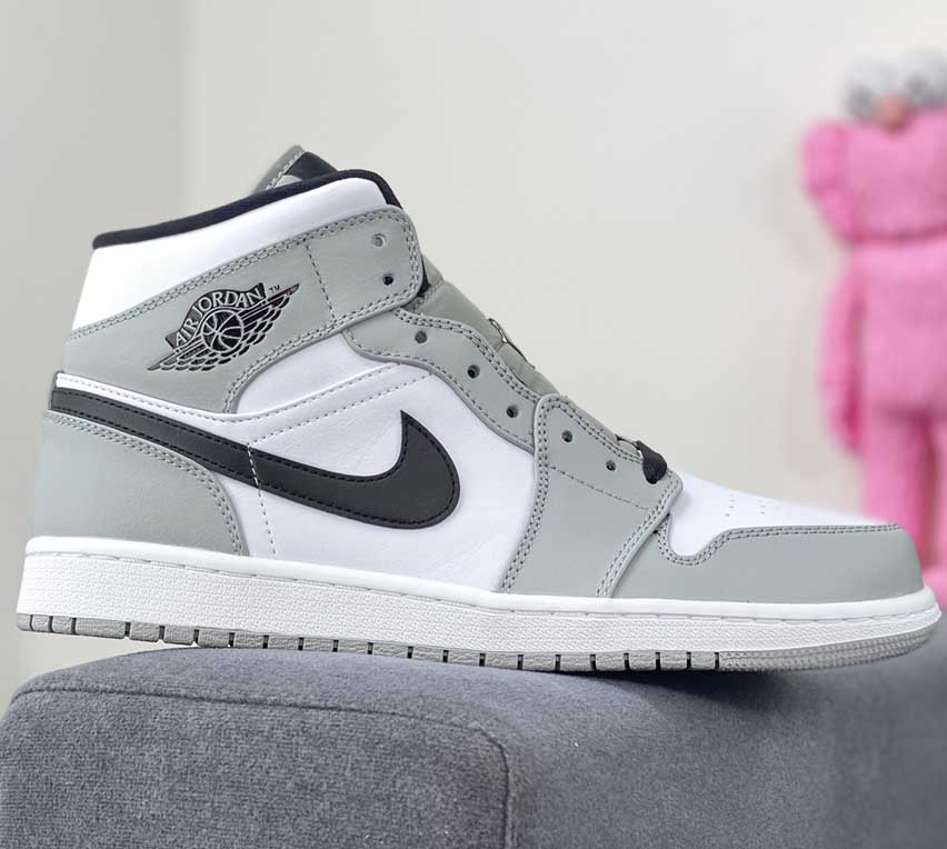 Air Jordan 1 Mid Light Smoke Grey 554724-092