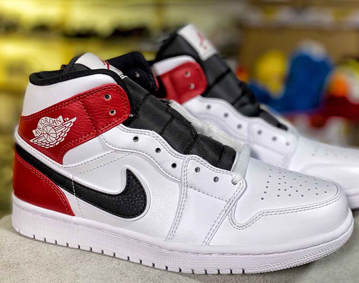 Air Jordan 1 Mid  Chicago White Black Gym Red 554724-116