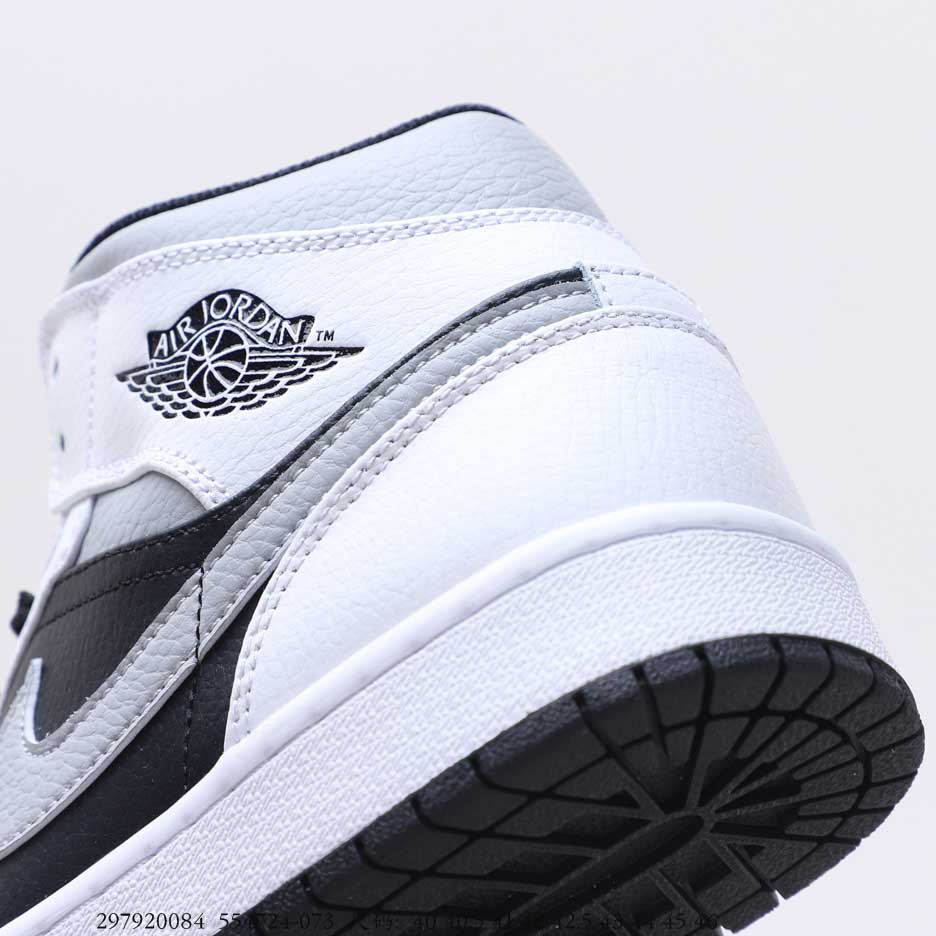 Air Jordan 1 Mid White Shadow 554724-073