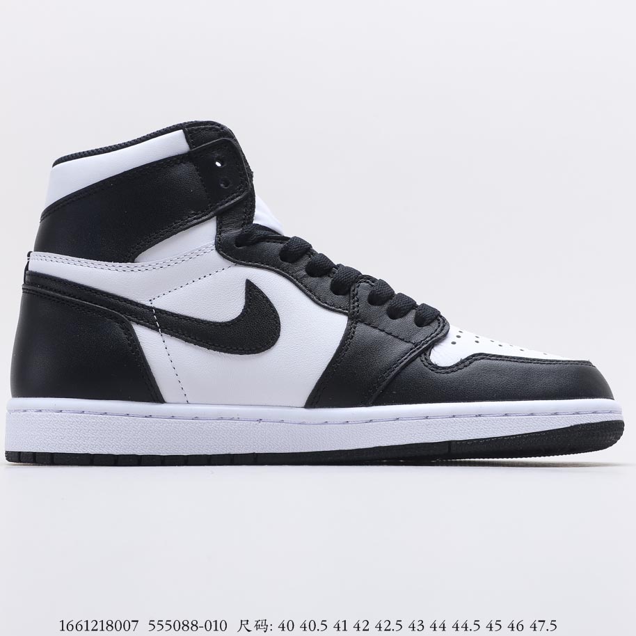 Air Jordan 1 Retro High OG Black-White 555088 010