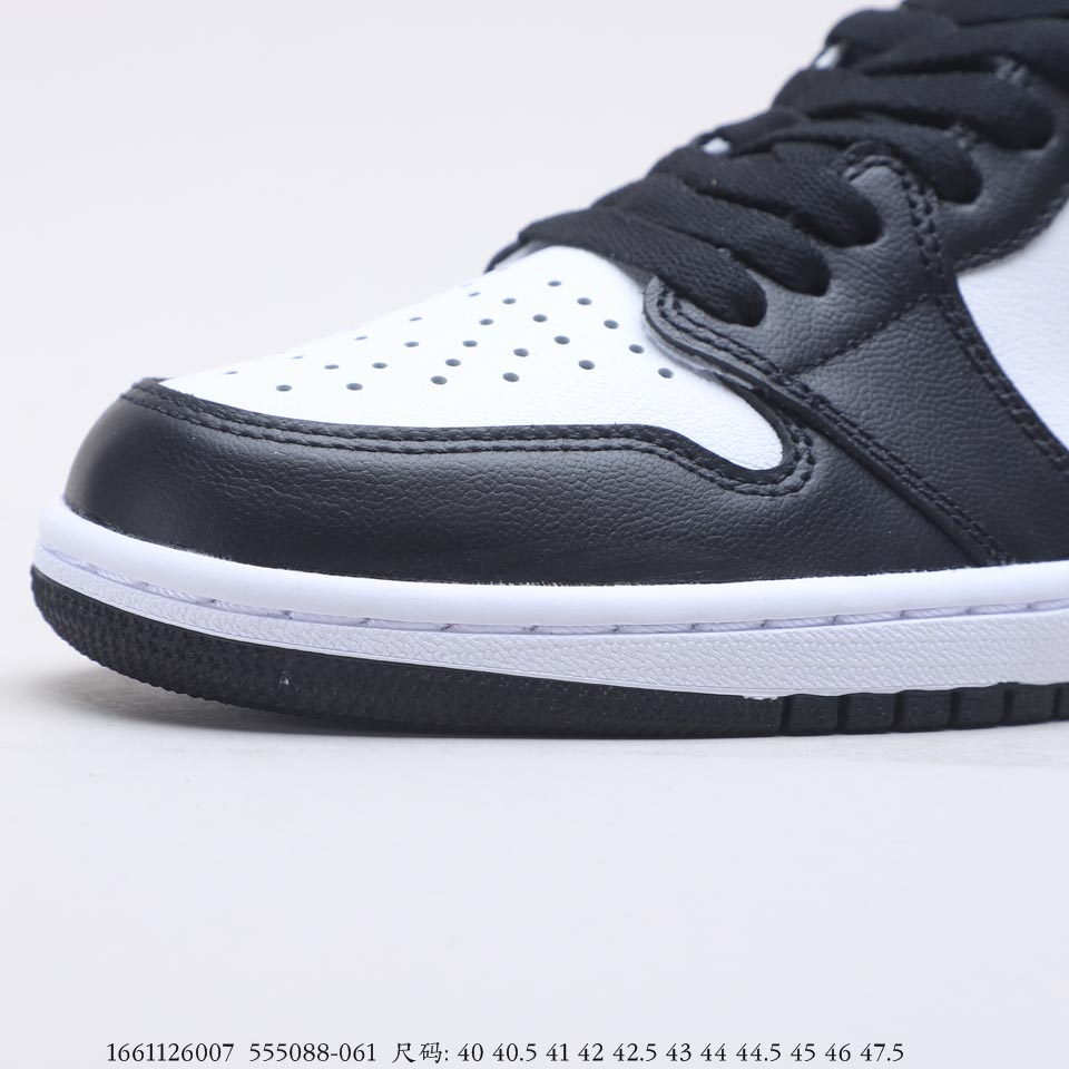 Air Jordan 1 Black White Gym Red 555088-061