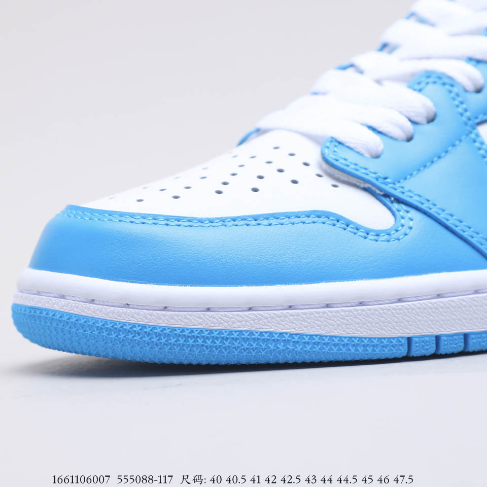 Air Jordan 1 Retro HIGH OG 'UNC' - 555088-117