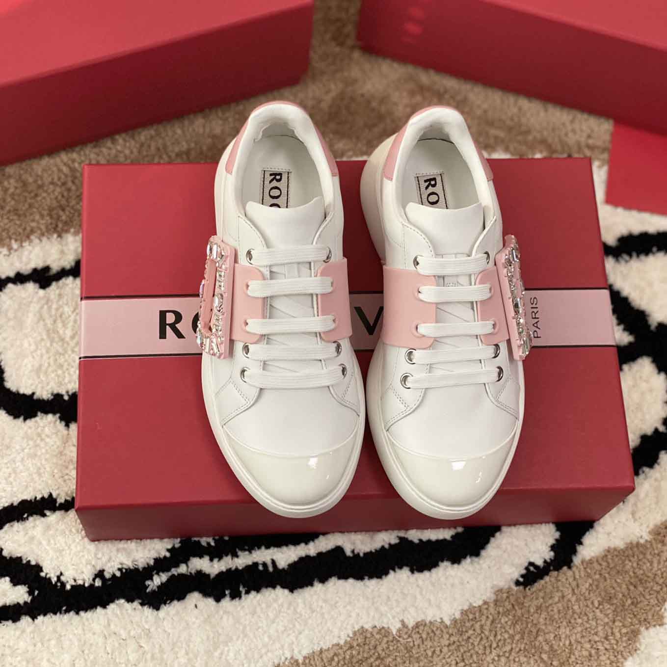 Roger Vivier Skate Strass leather sneakers Crystal Buckle White Pink