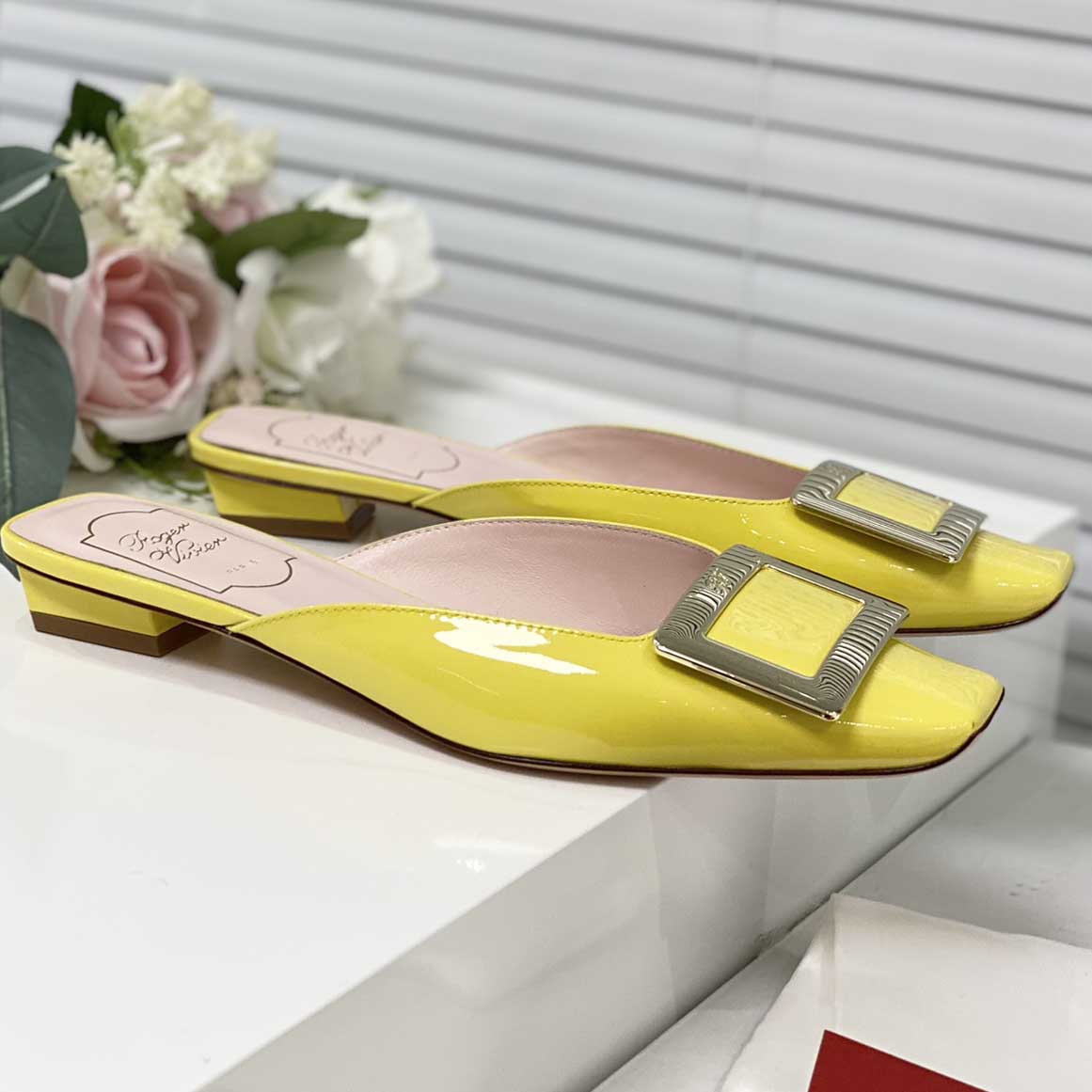 Roger Vivier Belle Vivier Metal Buckle 25 mm Mules in Patent Leather Yellow