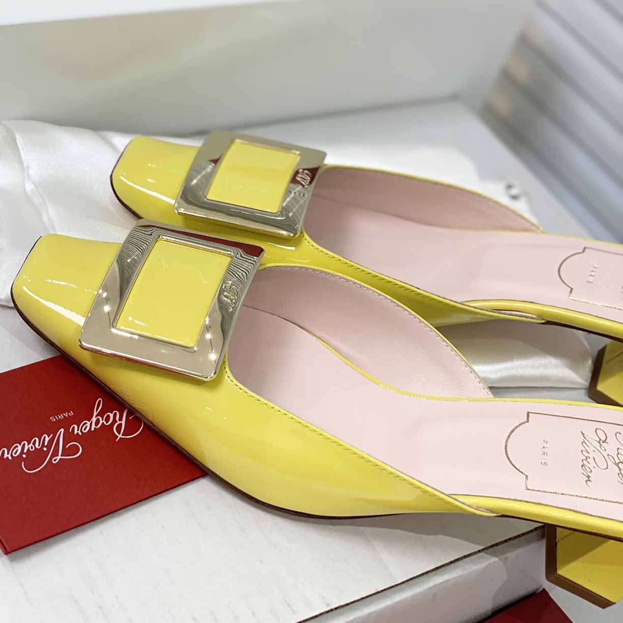 Roger Vivier Belle Vivier Metal Buckle 45 mm Mules in Patent Leather Yellow