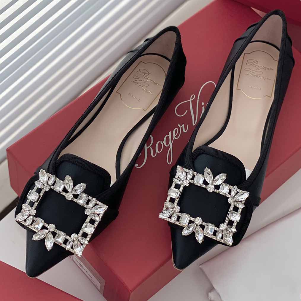 Roger Vivier Crystal Flats Black