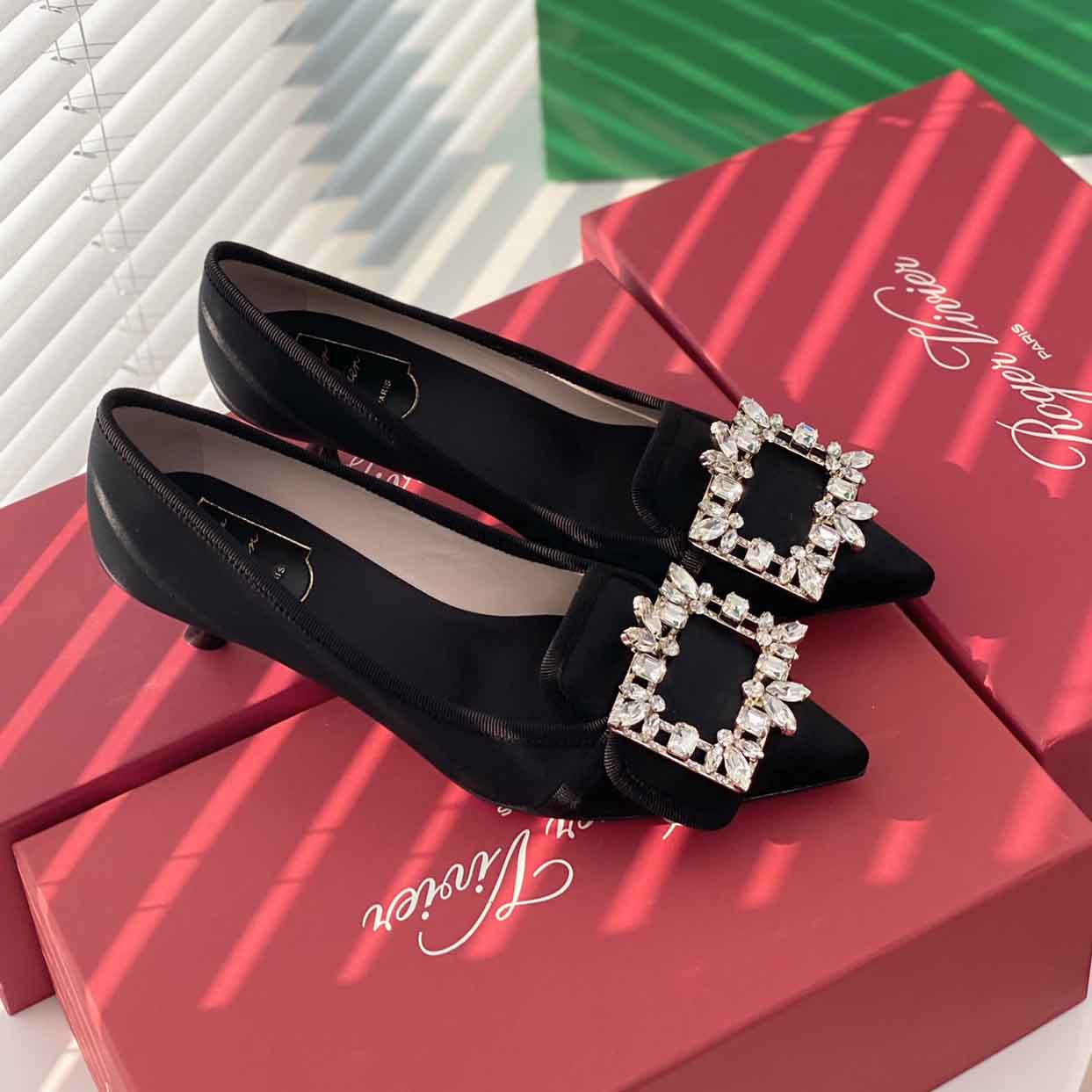 Roger Vivier Crystal Buckle 35mm Pumps