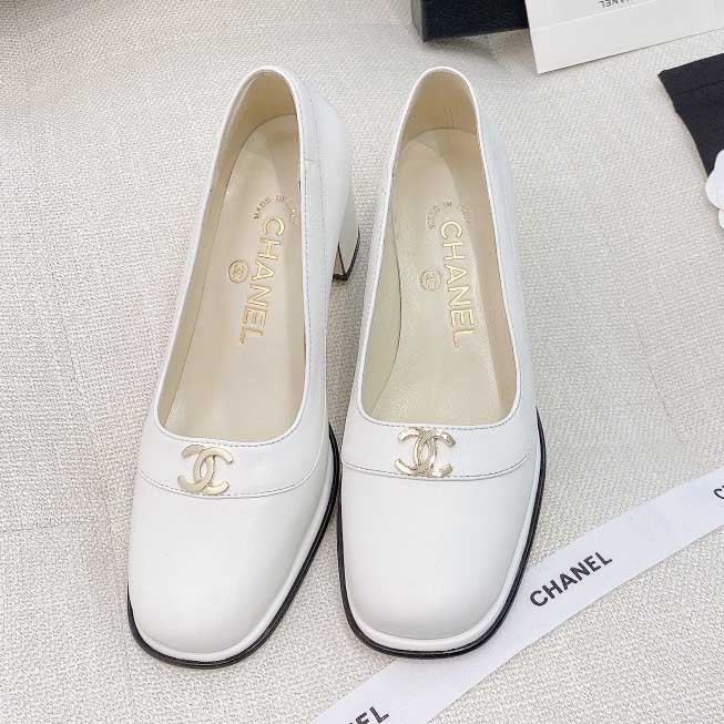 Chanel Pumps