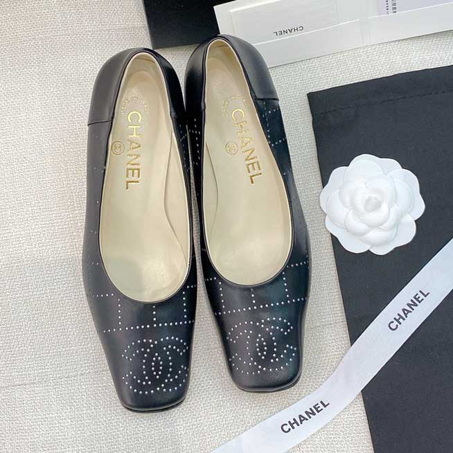 Chanel Pumps