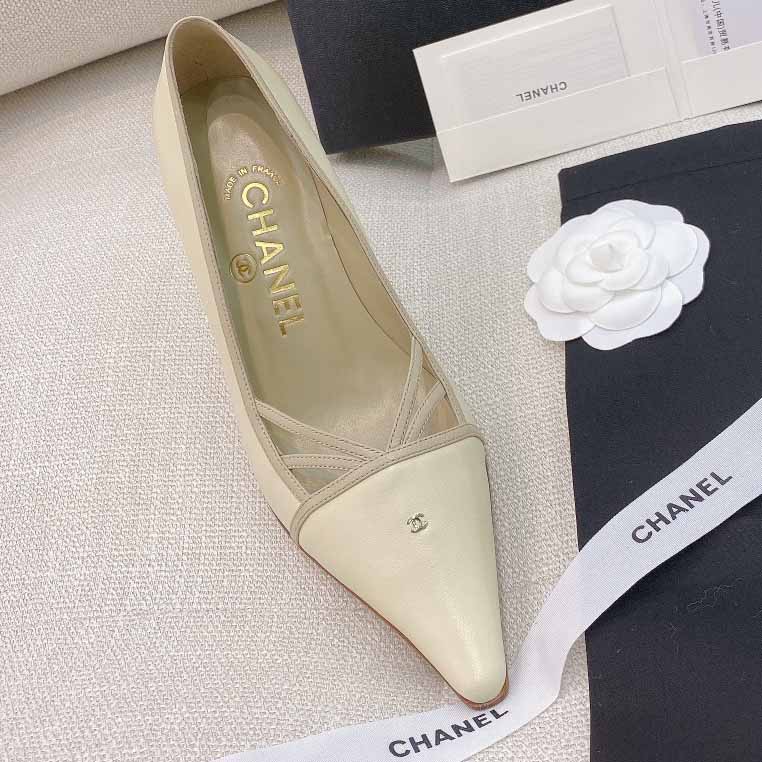 Chanel Pumps