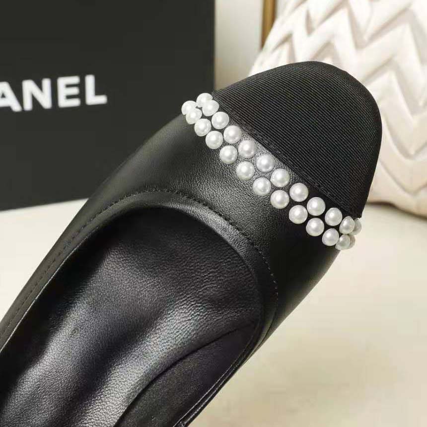 Chanel Pumps