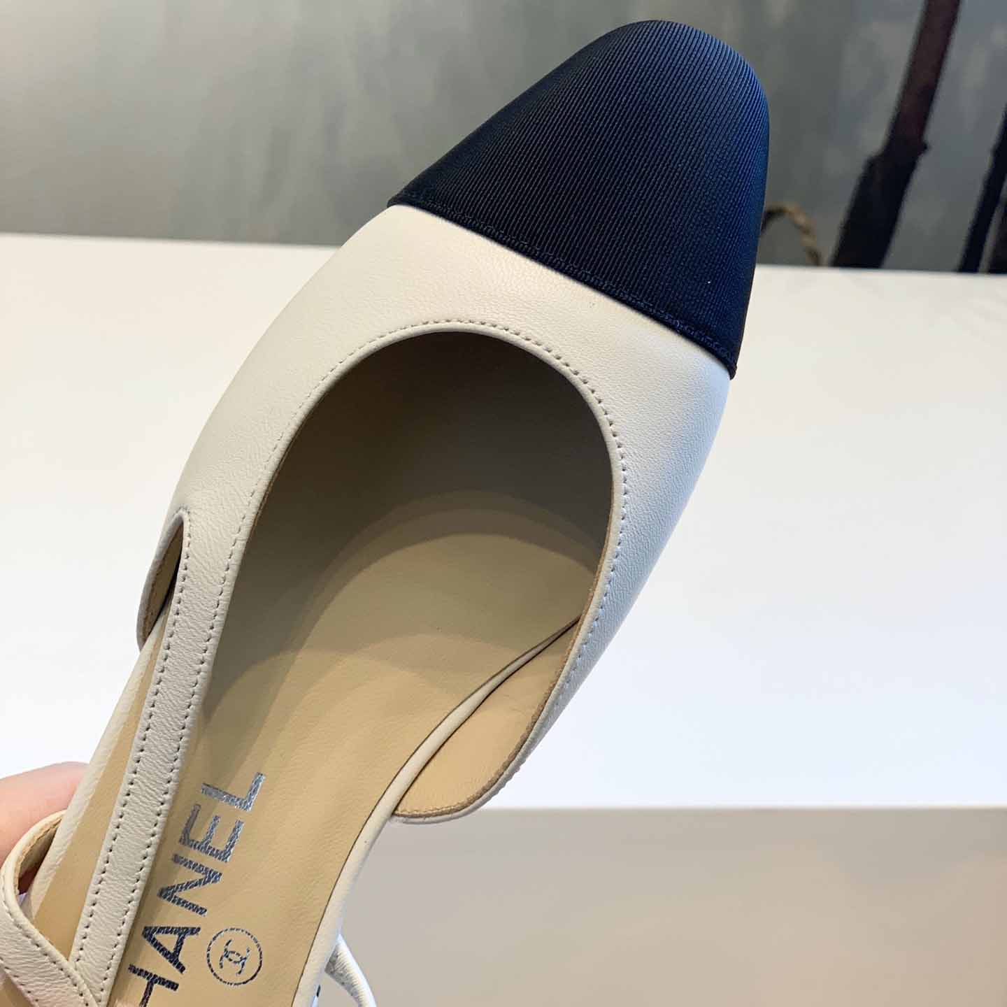 Chanel Slingback Flats G31319