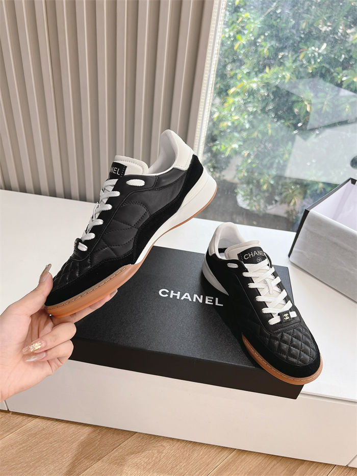 Chanel Women's Sneakers G281