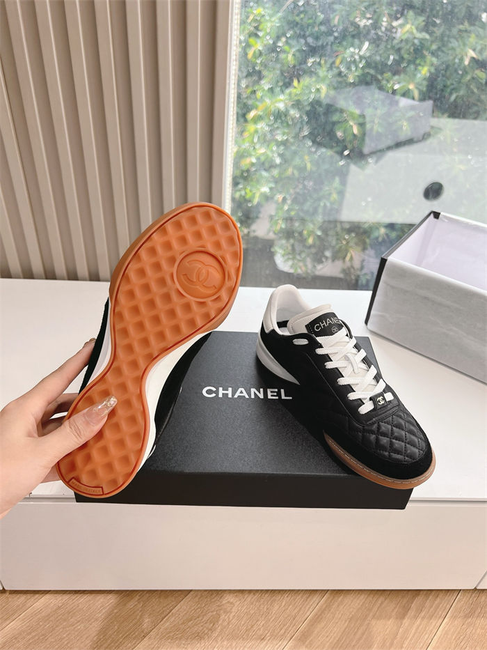 Chanel Women's Sneakers G281