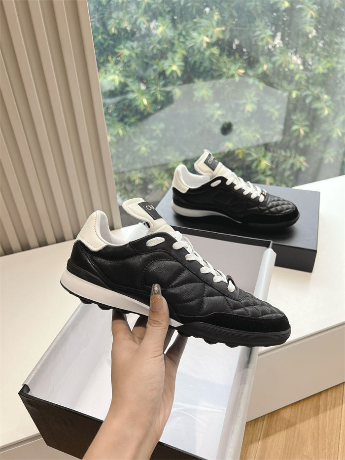 Chanel Women's Sneakers G281