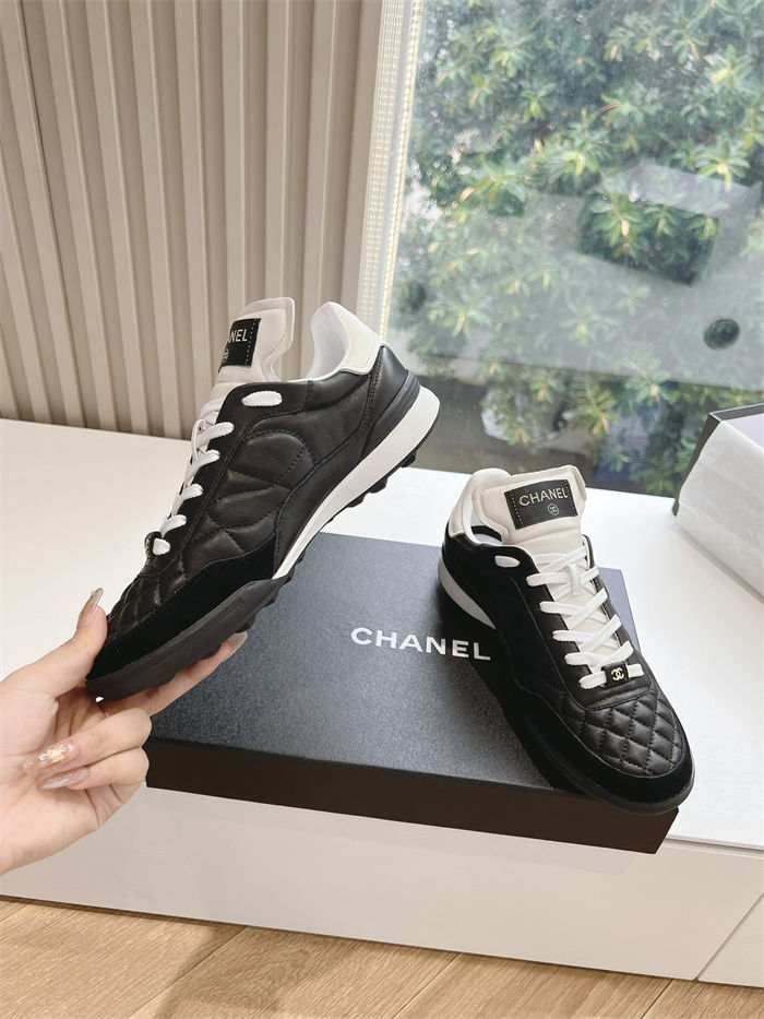 Chanel Women's Sneakers G281