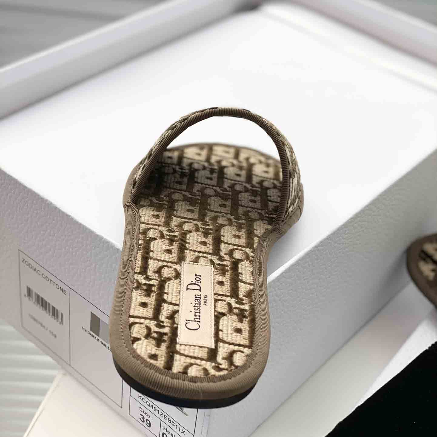 Dior Chez Moi Slide