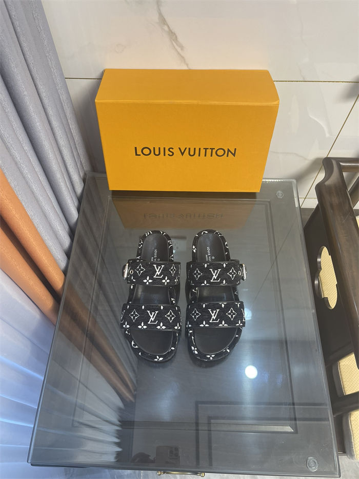 Louis Vuitton Jumbo Flatform Mule strap