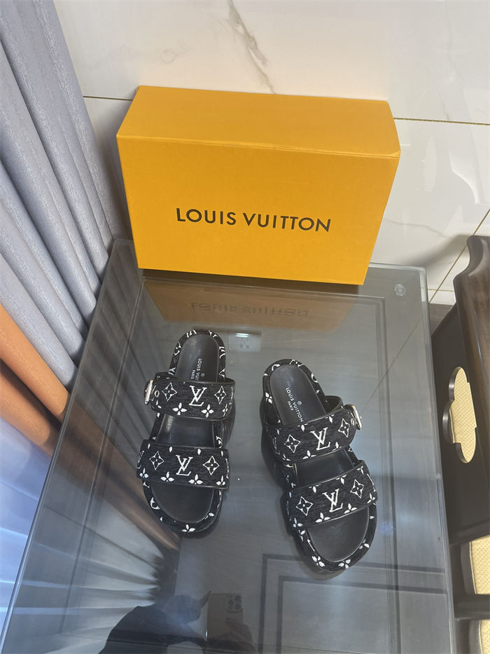 Louis Vuitton Jumbo Flatform Mule strap