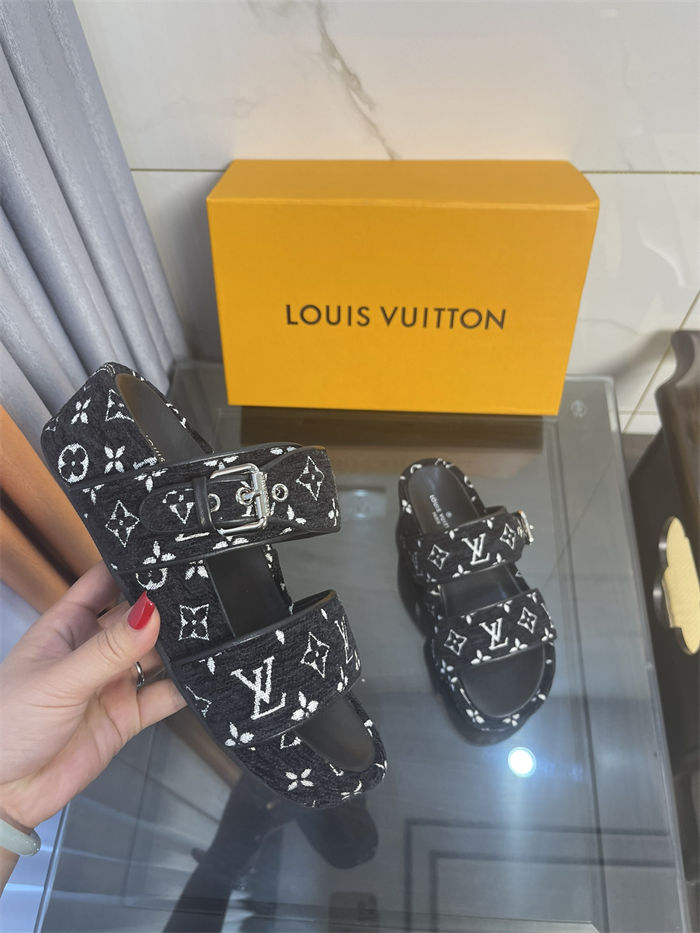 Louis Vuitton Jumbo Flatform Mule strap