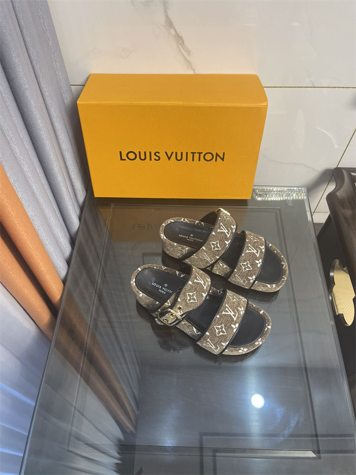 Louis Vuitton Jumbo Flatform Mule strap