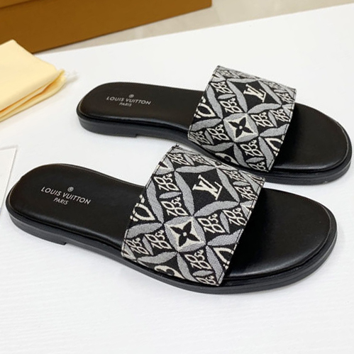 Louis Vuitton Lock It Flat Mule