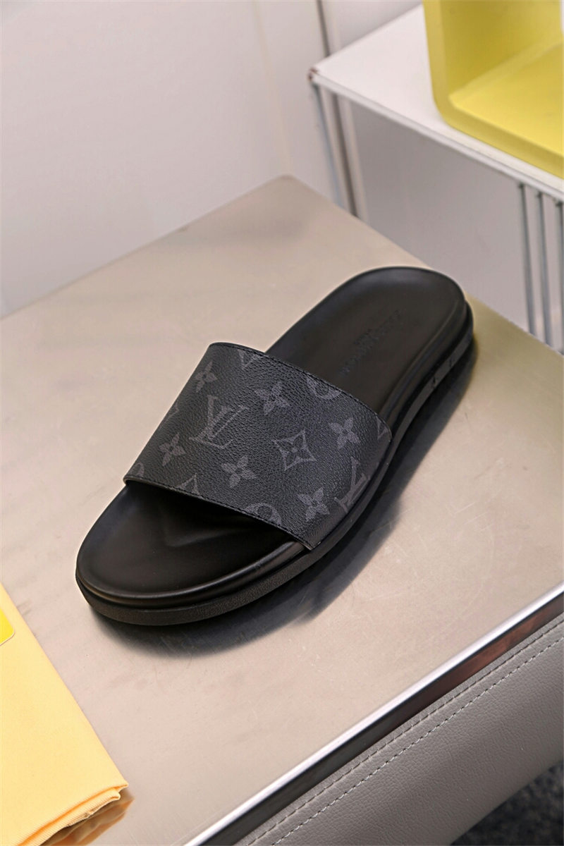 Louis Vuitton Men Mule