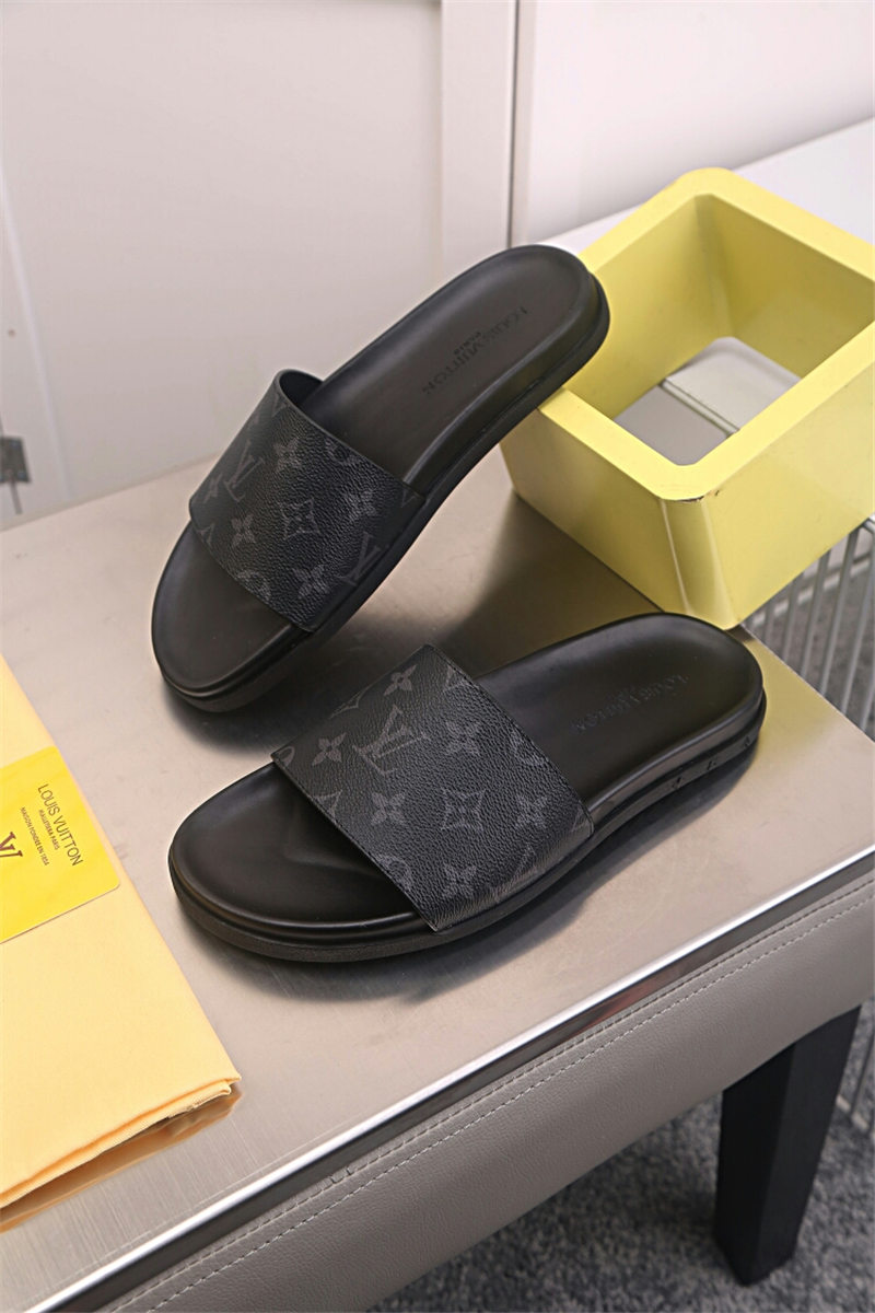 Louis Vuitton Men Mule