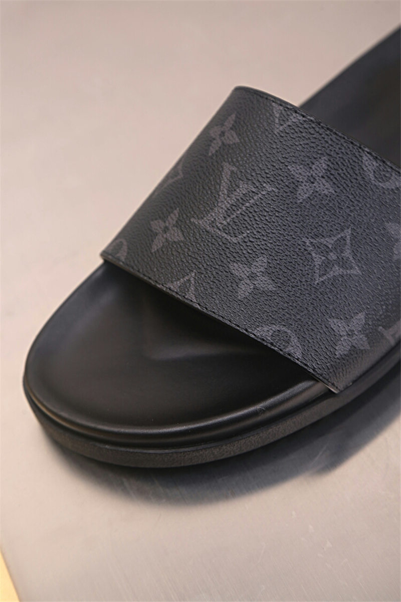 Louis Vuitton Men Mule