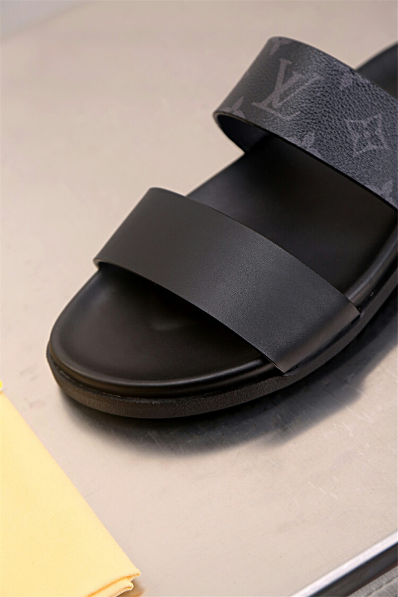 Louis Vuitton Men Mule