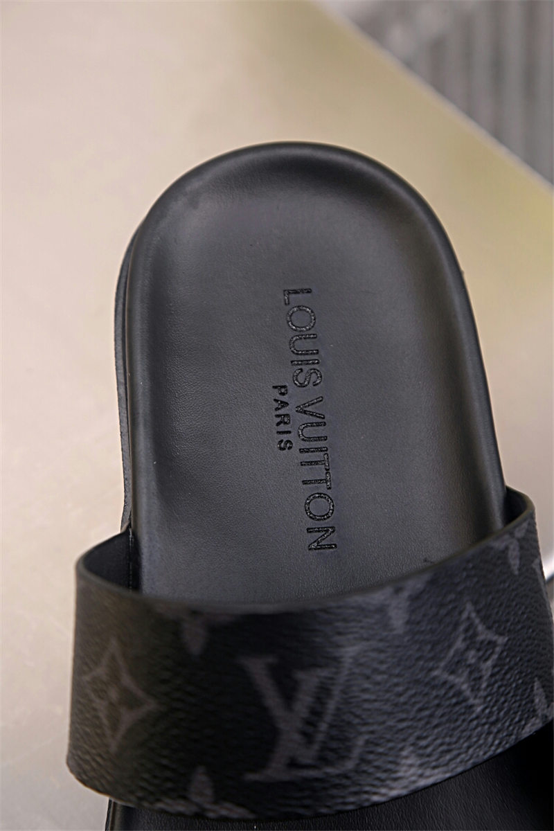 Louis Vuitton Men Mule