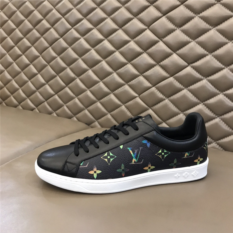 Louis Vuitton Men SNEAKER