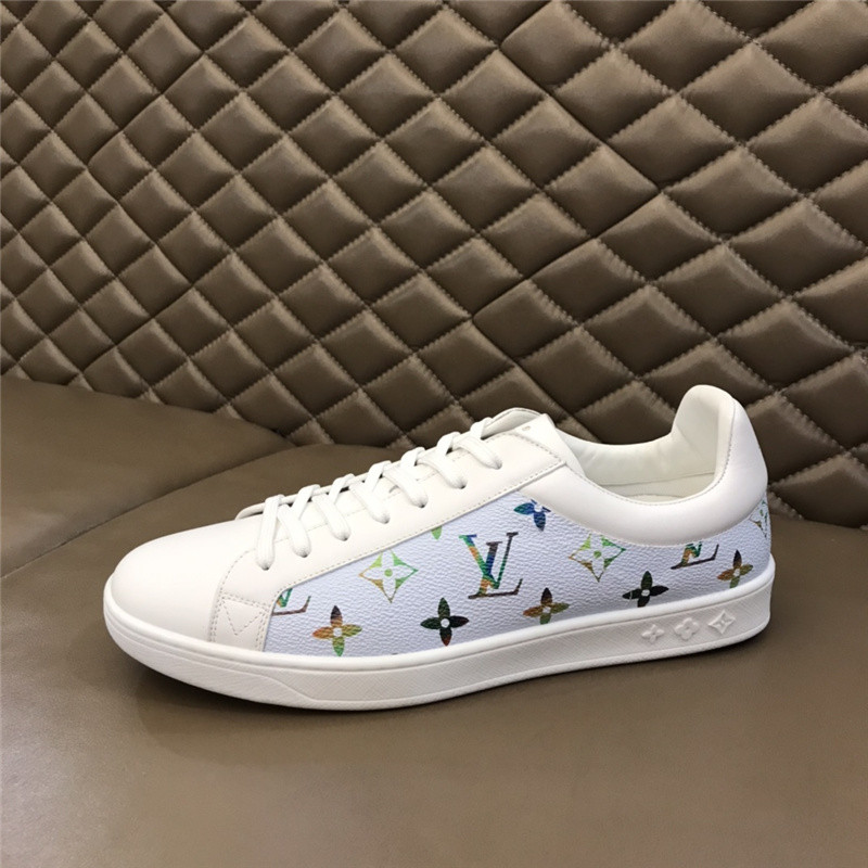 Louis Vuitton Men SNEAKER