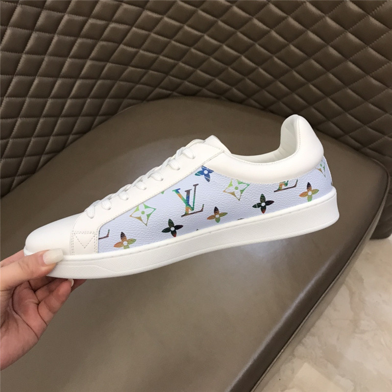 Louis Vuitton Men SNEAKER